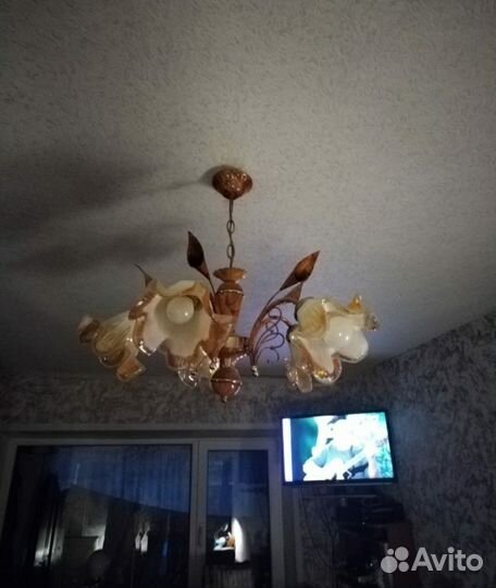 Люстра,светильник