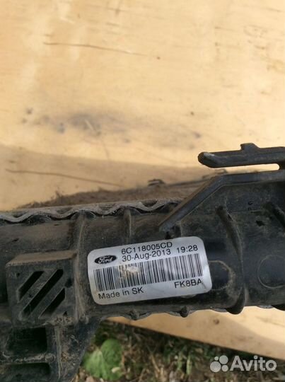 Радиатор охлаждения Ford Transit