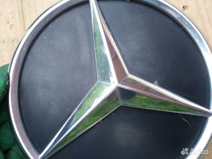 Эмблема решетки радиатора Mercedes W205