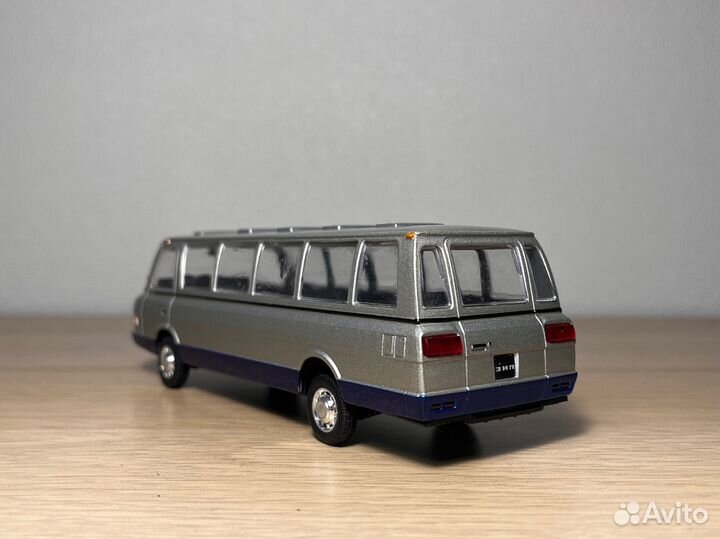 Модель автобус ЗИЛ 118к Юность 1:43