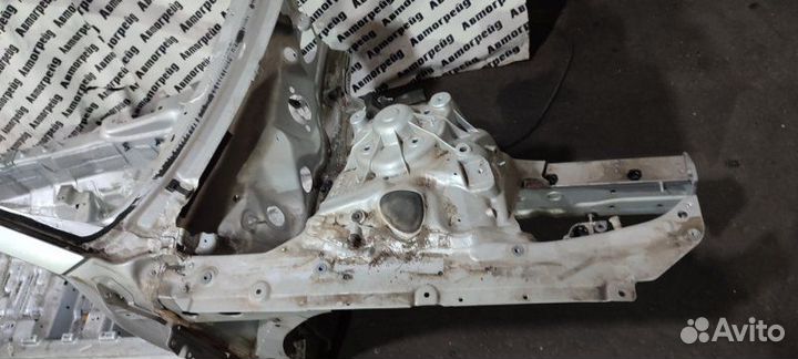 Стойка кузова правая Audi A6 4G CGW 18.04.2011