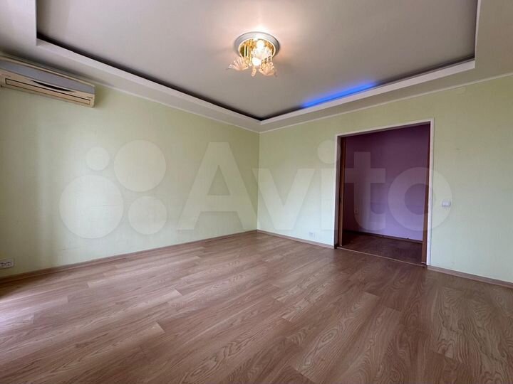 3-к. квартира, 65 м², 8/10 эт.