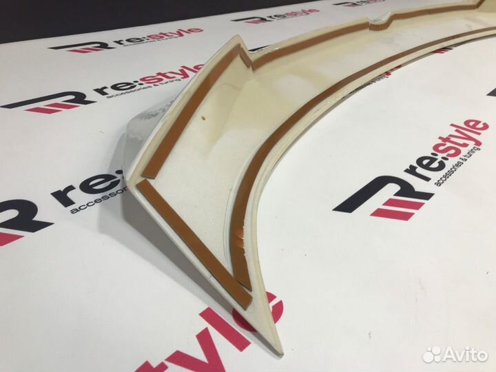 Спойлер Lexus RX350 с16г Белый D2063