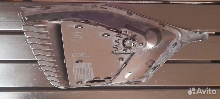 Ауди SQ8 S-line 2018- Заглушка туманки правая в сб