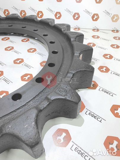 Звездочка Hyundai R210LC-7H 81EM-10013