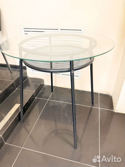 Стеклянный столик бу