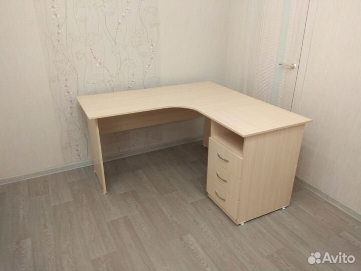 Столы и тумбы