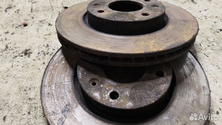 Диск тормозный передний Хендай Элантра 3 Hyundai