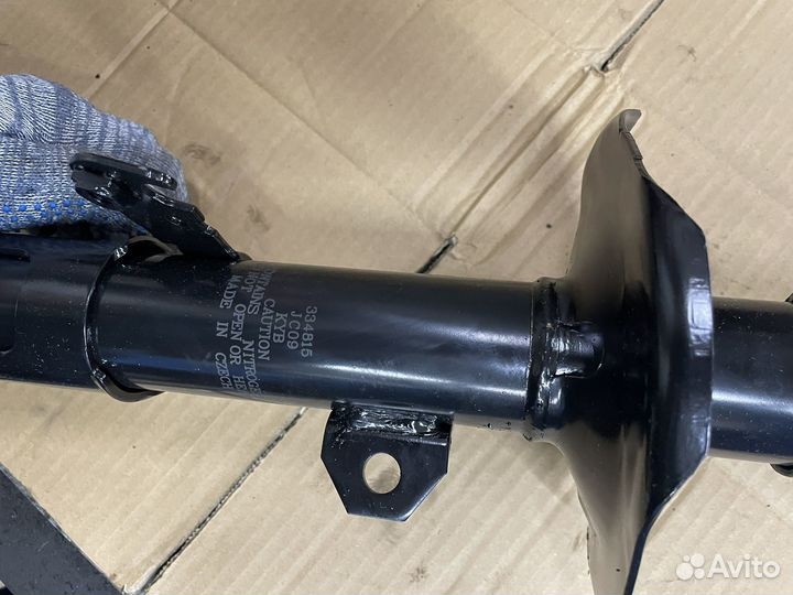 Стойки амортизатора Kayaba передние Toyota Avensis