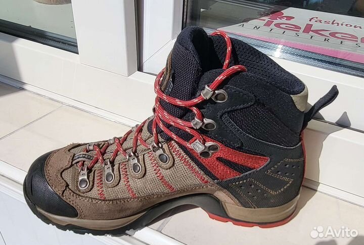 Женские треккинговые ботинки asolo