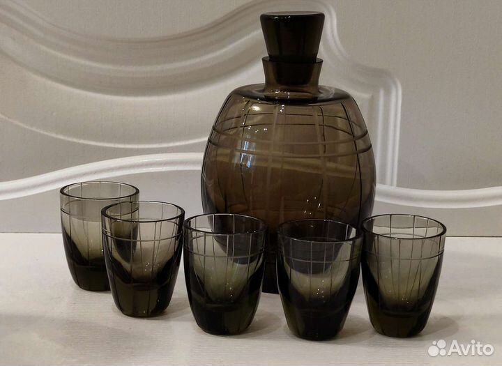 Графин/штоф и стопки дымчатое стекло винтаж