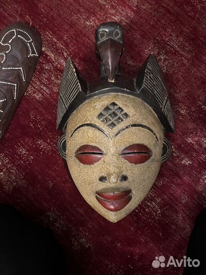 Африканские маски из дерева