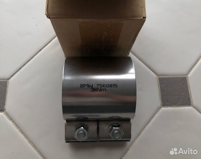 Распорная втулка BMW (номер детали 18307560815)