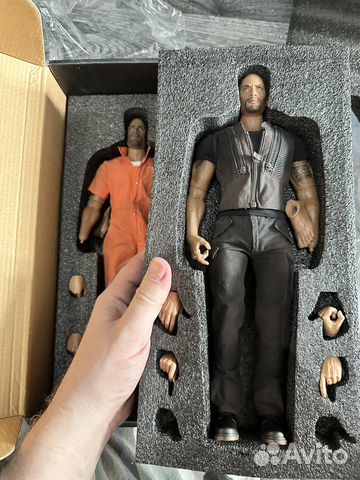 Фигурка под hot toys