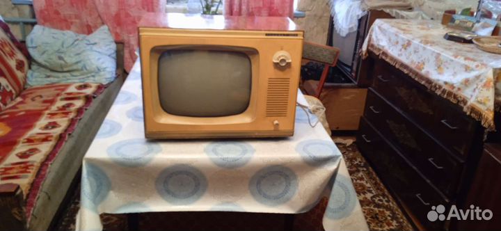 Винтажный телевизор 1960-х годов