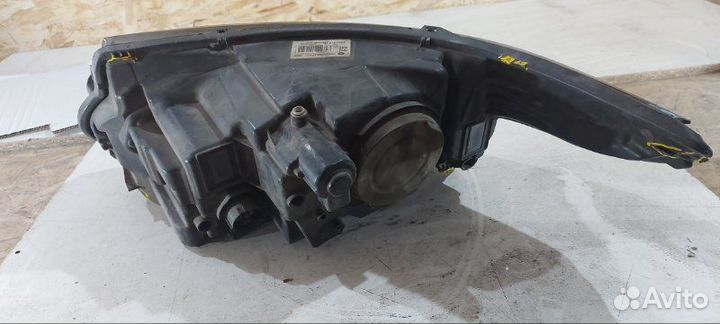 Фара ксеноновая передняя правая Land Rover Range