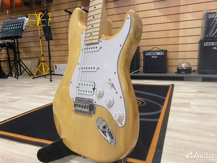 Электрогитара fabio ST200 натуральный цвет