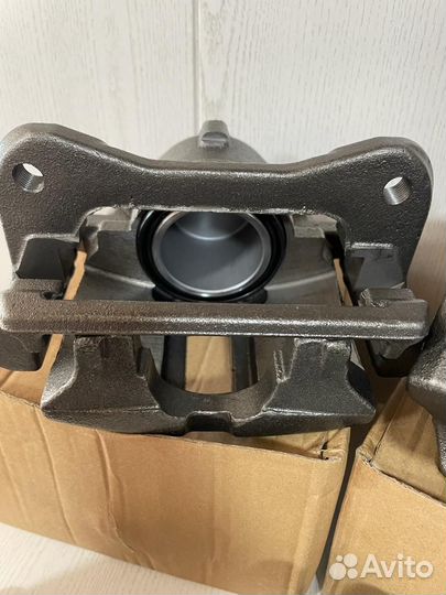 Суппорта передние на газель новые (комплект)