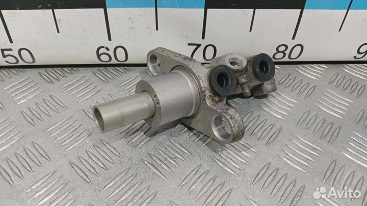 Б/У Цилиндр тормозной главный VAG#001