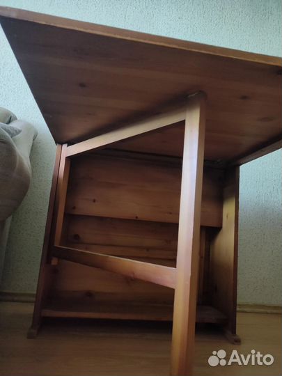 Стол книжка