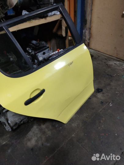 Дверь задняя правая Skoda Fabia 2 BZG 2009