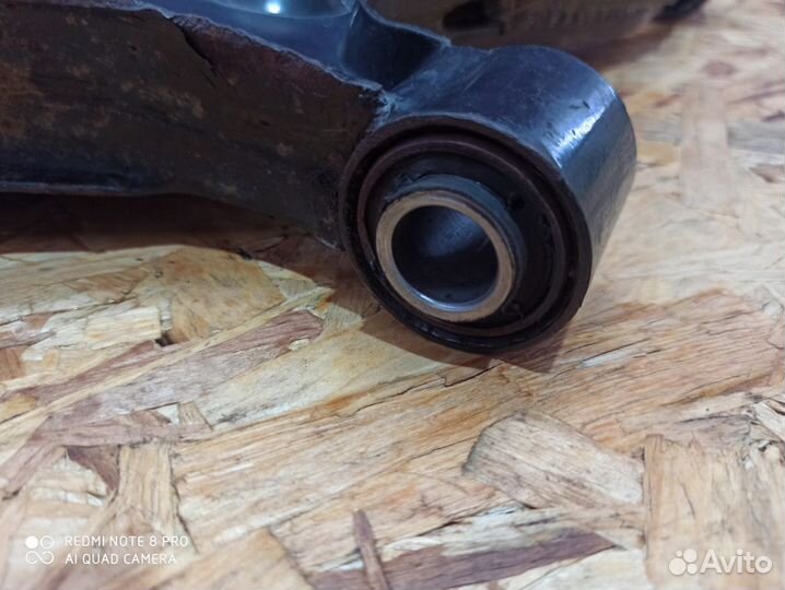 Рычаг левый Ниссан Максима а 32