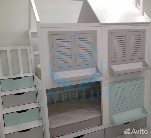 Двухъярусная кровать