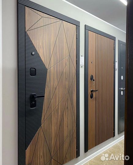 Дверь входная в квартиру