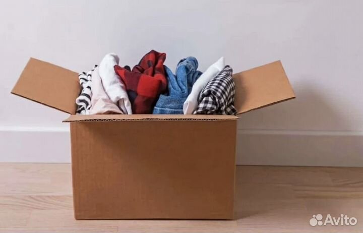 Коробка вещей и игрушек