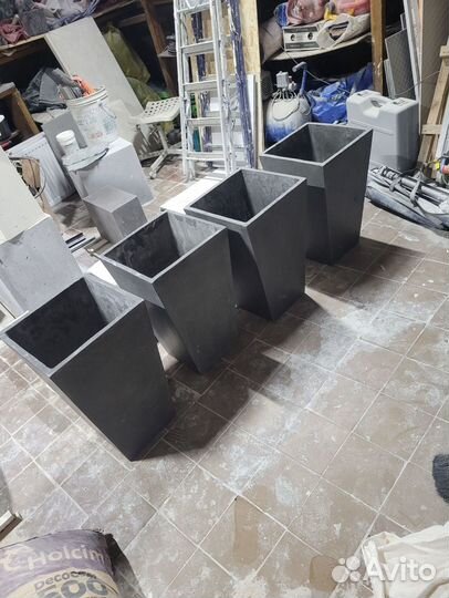 Кашпо из бетона для сада