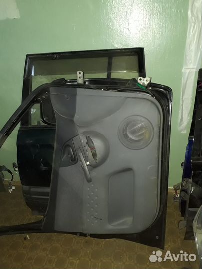 Дверь Toyota FunCargo