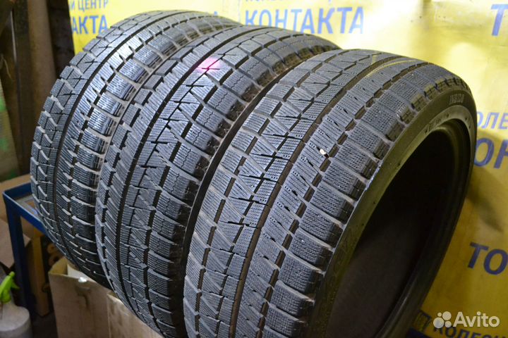 Bridgestone Blizzak Revo GZ 215/45 R17