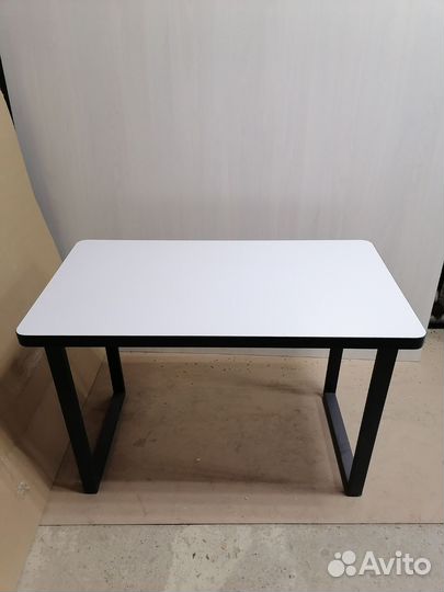 Стол в стиле лофт