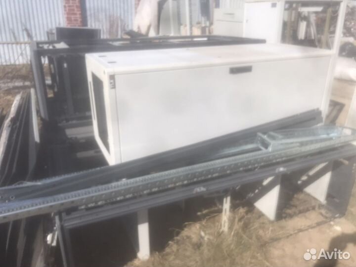 Шкаф серверный коммутационный