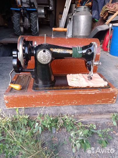 Швейная машинка