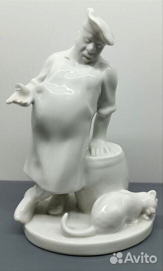 Статуэтка мальчик с гусем, Путти с мячом Германия