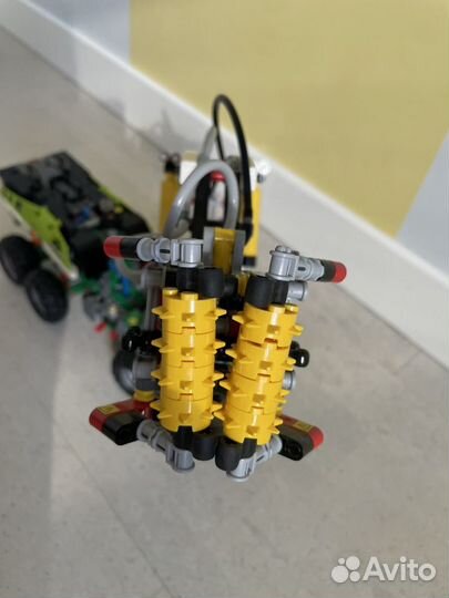 Lego technic 42080, лесозаготовит. машина