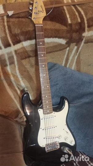 Электрогитара Squier Stratocaster с комбиком