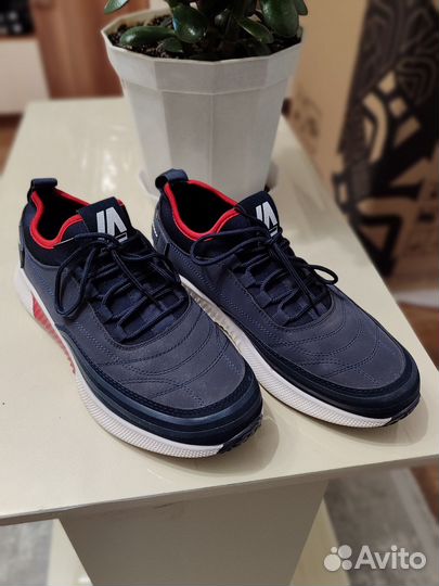 Кроссовки мужские 43 размера