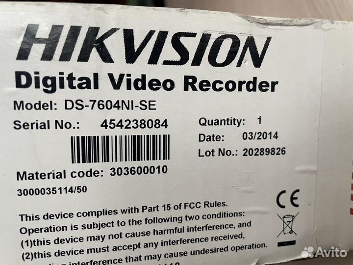 Видеорегистратор Hikvision DS-7604NI-SE