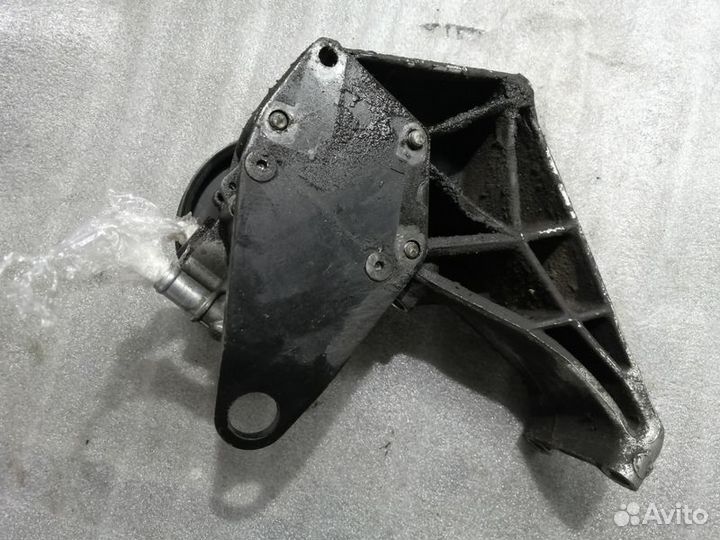 Насос гидроусилителя LR Range Rover II Pegas P38A