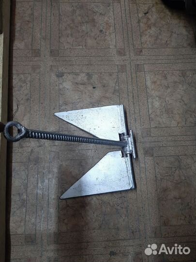 Якорь для лодки