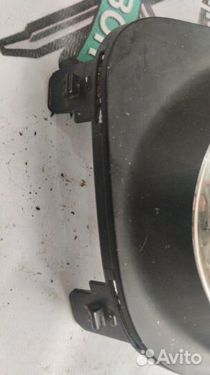 Накладка противотуманной фары Nissan Serena 25