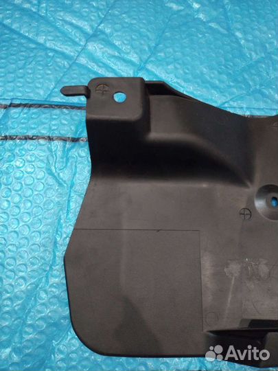 Брызговик Lx 450d передний правый 15-21