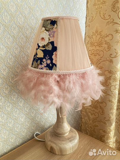 Настольная лампа