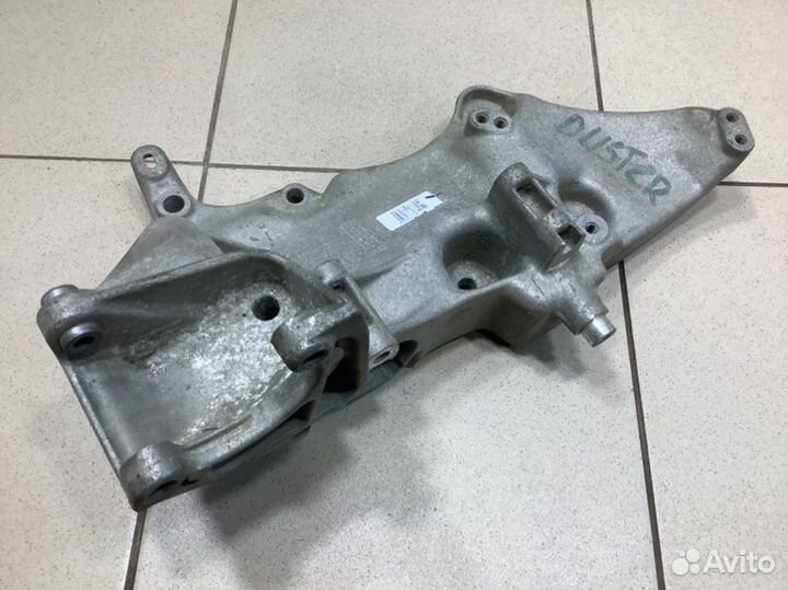 Кронштейн генератора Renault Duster F4R 2010-2021