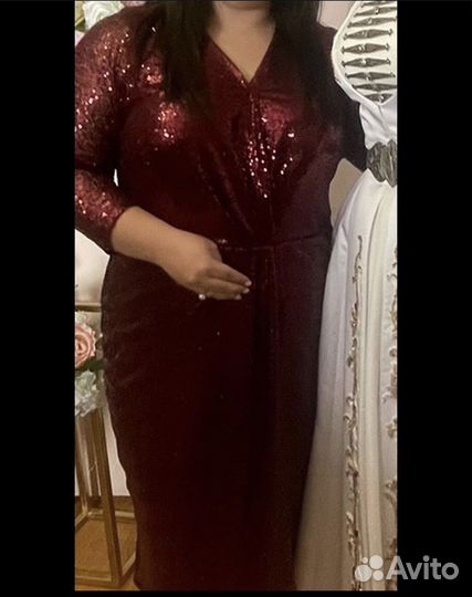 Вечернее платье в пайетках