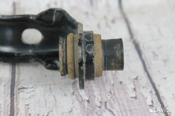 Кронштейн передней балки левый March K12