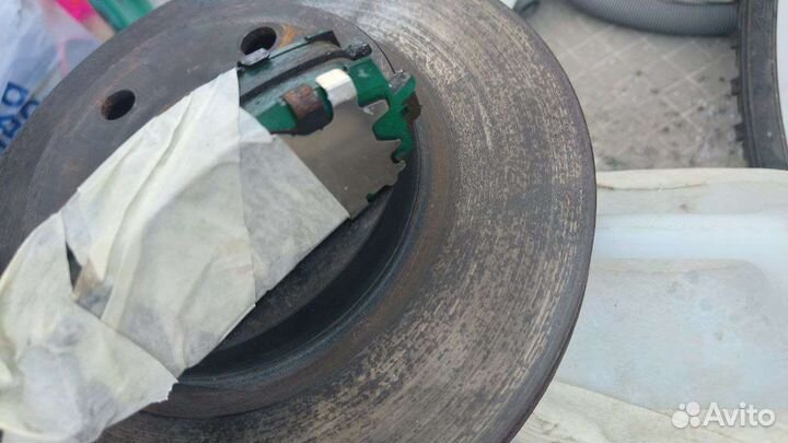 Диски + колодки Toyota Prius 30 оригинал