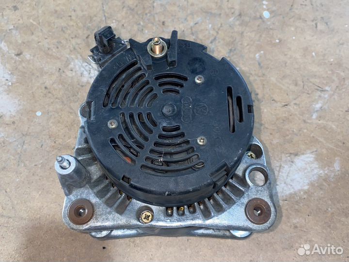 Генератор 037903025В 70А Гольф 4 Шкода 1.4л